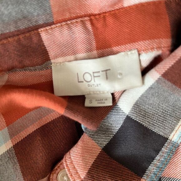 LOFT lightweight plaid button front shirt size S. - Picture 7 of 7